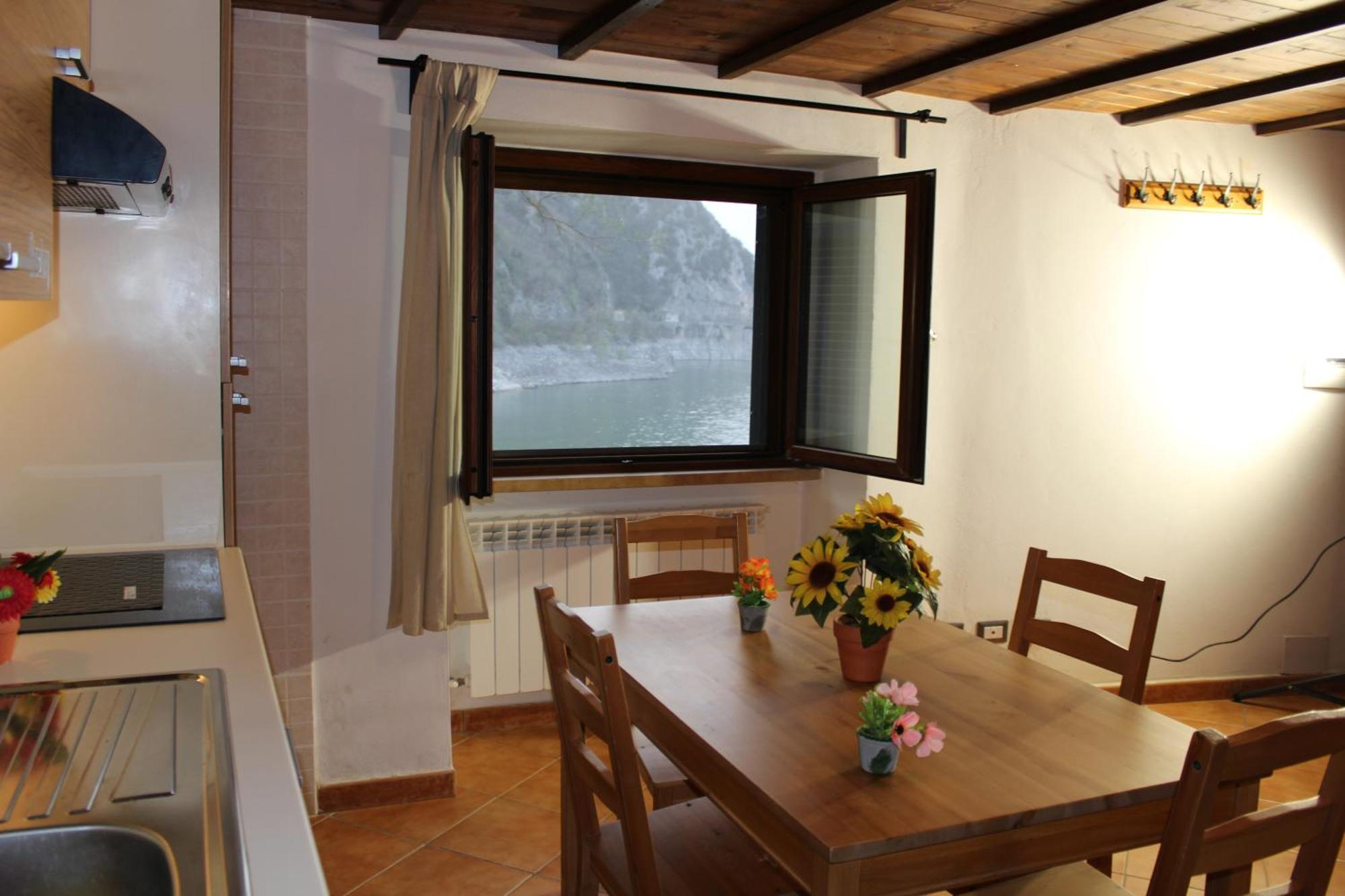 Agriturismo Incantesimo Del Lago Salto Varco Sabino Esterno foto