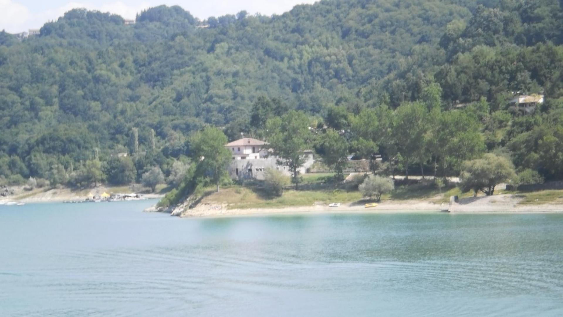 Agriturismo Incantesimo Del Lago Salto Varco Sabino Esterno foto